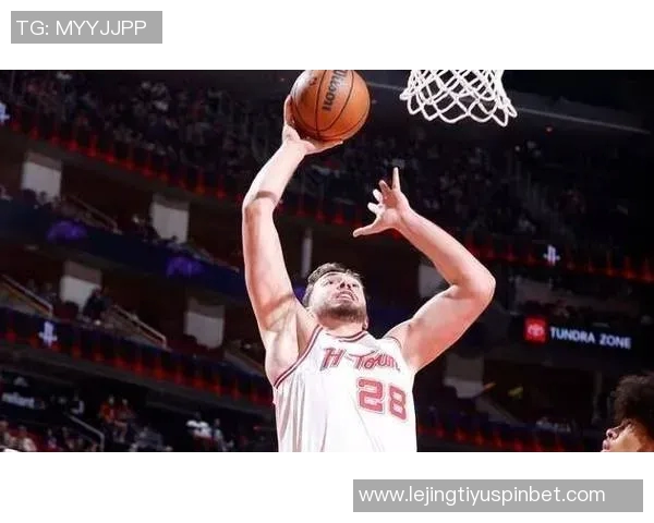 韦尔砍下24分10篮板展现进步斯波称其表现令人振奋